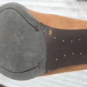 Chic Tan Suede Heels